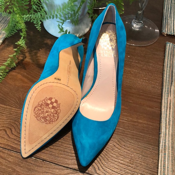 New Vince Camuto Teal Pumps - Picture 3 of 4